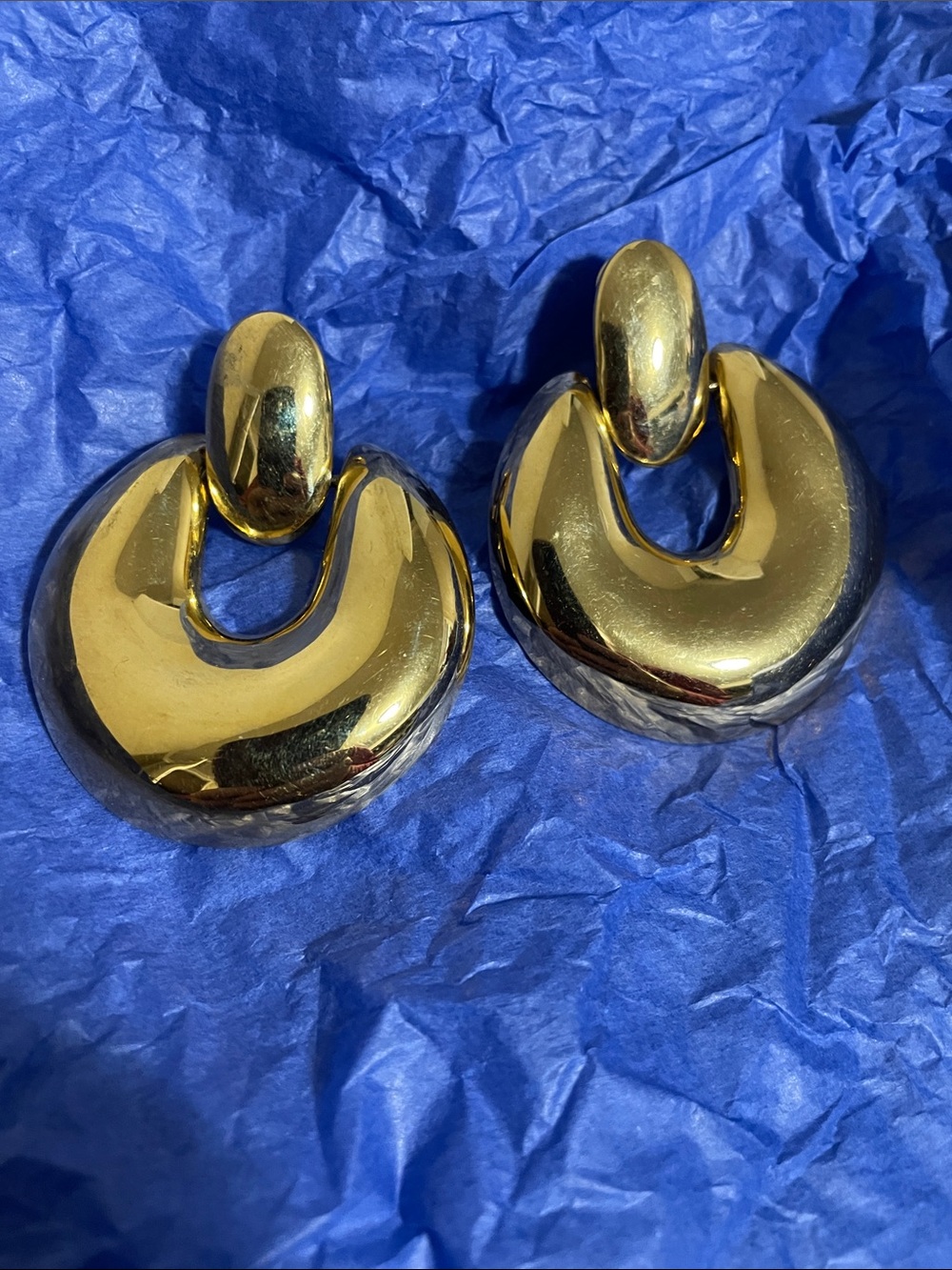 Vintage Monet Gold Tone Sculptural Hoop Drop Clip On Earrings